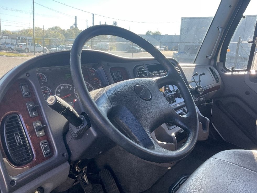 Medium Duty Box Truck-Light and Medium Duty Trucks-Freightliner-2020-M211264S-Birmingham-AL-224,000\n\t\tmiles-$ 95,500 - Image 16