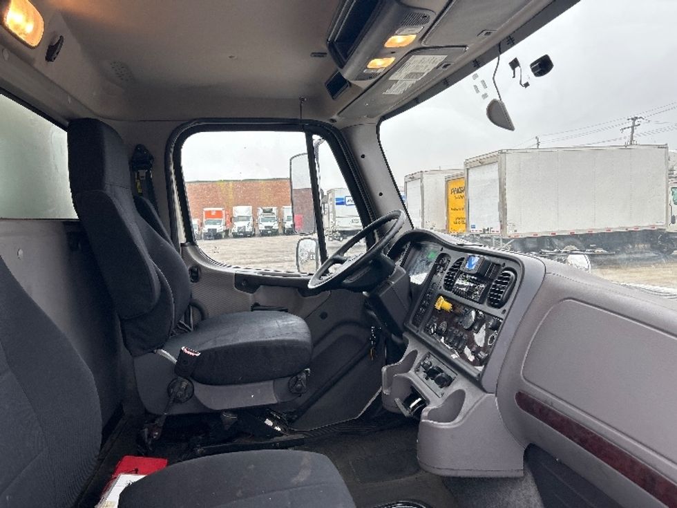 Medium Duty Box Truck-Light and Medium Duty Trucks-Freightliner-2020-M211264S-Chicago (Melrose Park)-IL-156,256\n\t\tmiles-$ 96,250 - Image 22