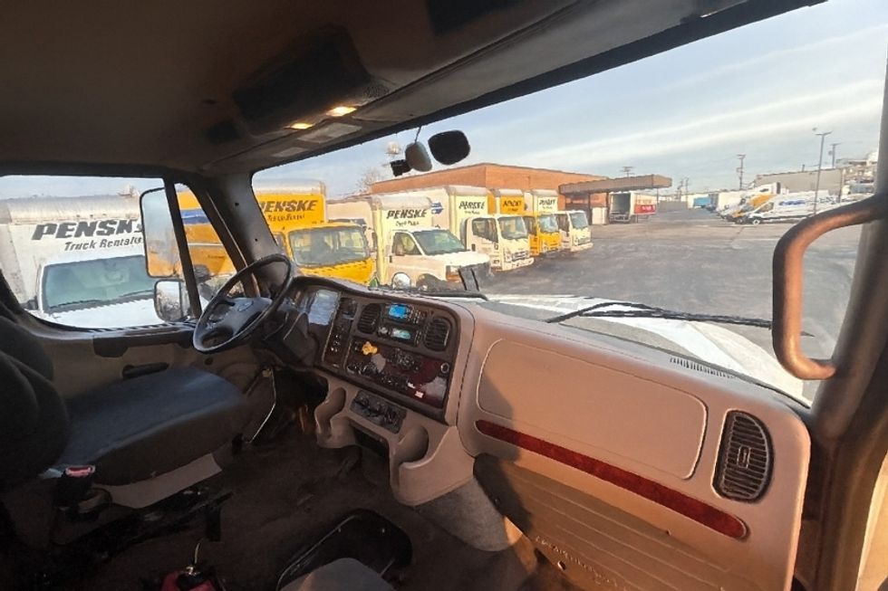 Medium Duty Box Truck-Light and Medium Duty Trucks-Freightliner-2020-M211264S-Chicago (Melrose Park)-IL-226,135\n\t\tmiles-$ 93,500 - Image 22