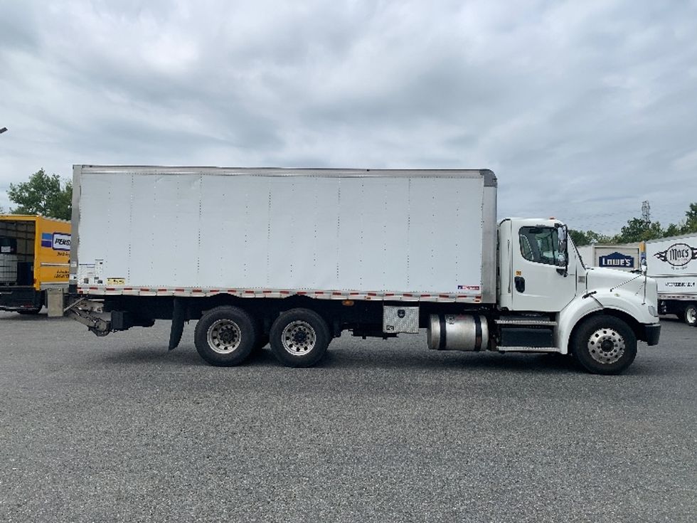 Medium Duty Box Truck-Light and Medium Duty Trucks-Freightliner-2020-M211264S-Concord-NC-286,913\n\t\tmiles-$ 81,500 - Image 15