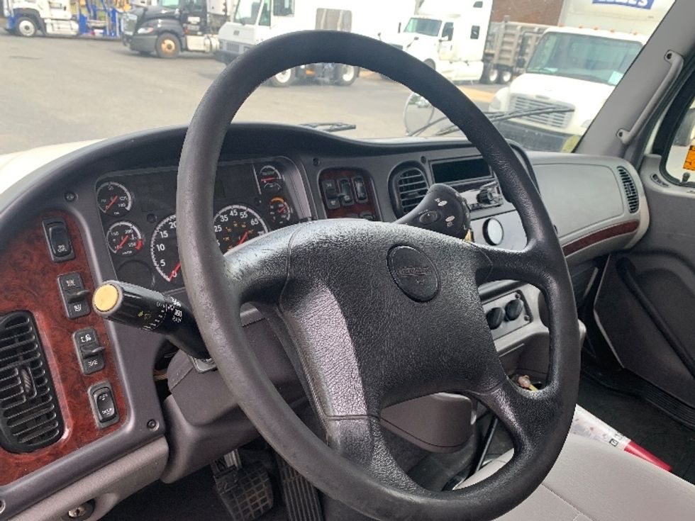 Medium Duty Box Truck-Light and Medium Duty Trucks-Freightliner-2020-M211264S-Concord-NC-286,913\n\t\tmiles-$ 81,500 - Image 18