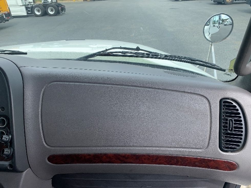 Medium Duty Box Truck-Light and Medium Duty Trucks-Freightliner-2020-M211264S-Concord-NC-286,913\n\t\tmiles-$ 81,500 - Image 21