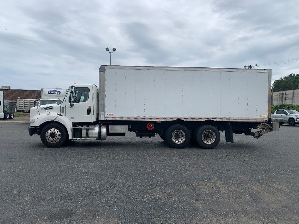 Medium Duty Box Truck-Light and Medium Duty Trucks-Freightliner-2020-M211264S-Concord-NC-286,913\n\t\tmiles-$ 81,500 - Image 4