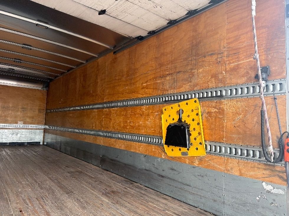 Medium Duty Box Truck-Light and Medium Duty Trucks-Freightliner-2020-M211264S-Fontana-CA-251,022\n\t\tmiles-$ 81,500 - Image 12
