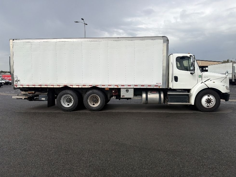 Medium Duty Box Truck-Light and Medium Duty Trucks-Freightliner-2020-M211264S-Fontana-CA-251,022\n\t\tmiles-$ 81,500 - Image 15