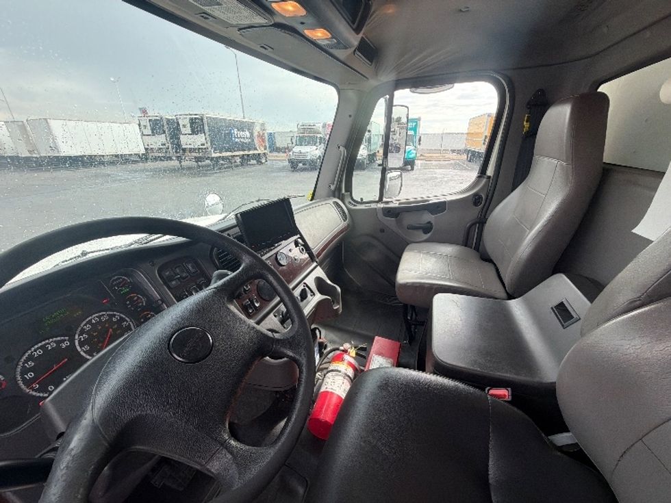 Medium Duty Box Truck-Light and Medium Duty Trucks-Freightliner-2020-M211264S-Fontana-CA-251,022\n\t\tmiles-$ 81,500 - Image 19