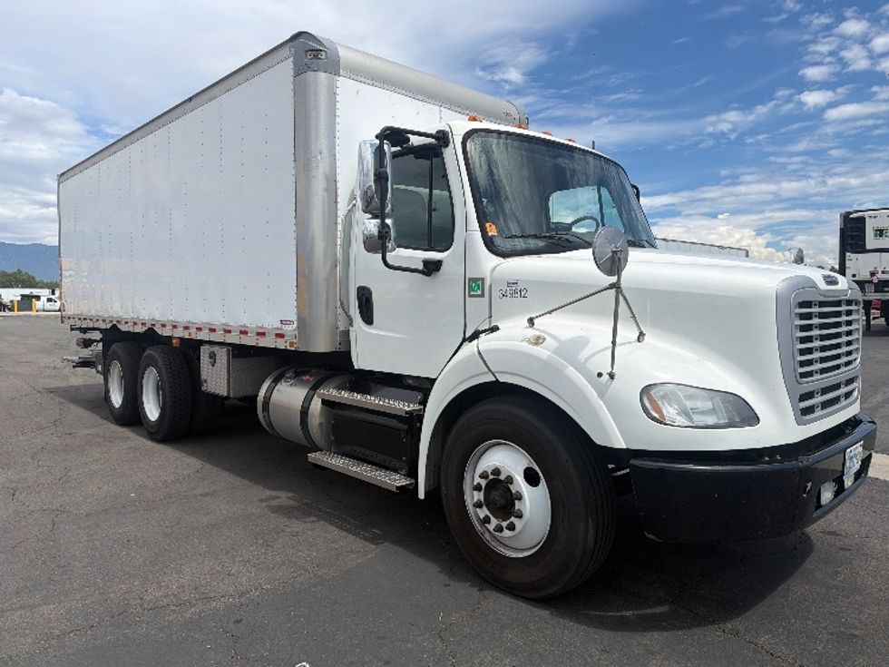 Medium Duty Box Truck-Light and Medium Duty Trucks-Freightliner-2020-M211264S-Fontana-CA-275,347\n\t\tmiles-$ 80,750 - Image 1