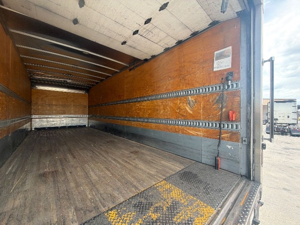 Medium Duty Box Truck-Light and Medium Duty Trucks-Freightliner-2020-M211264S-Fontana-CA-275,347\n\t\tmiles-$ 80,750 - Image 12
