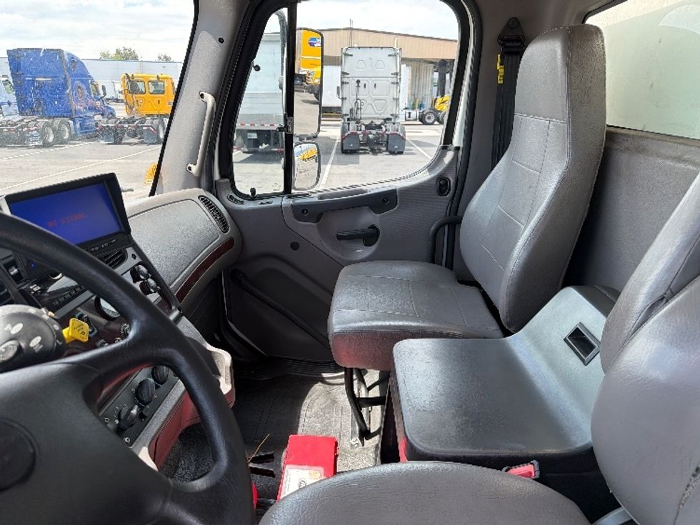 Medium Duty Box Truck-Light and Medium Duty Trucks-Freightliner-2020-M211264S-Fontana-CA-275,347\n\t\tmiles-$ 80,750 - Image 19