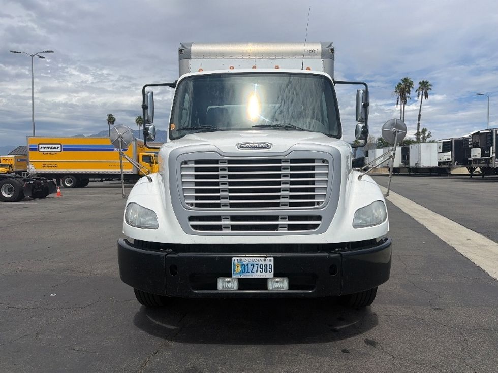 Medium Duty Box Truck-Light and Medium Duty Trucks-Freightliner-2020-M211264S-Fontana-CA-275,347\n\t\tmiles-$ 80,750 - Image 2