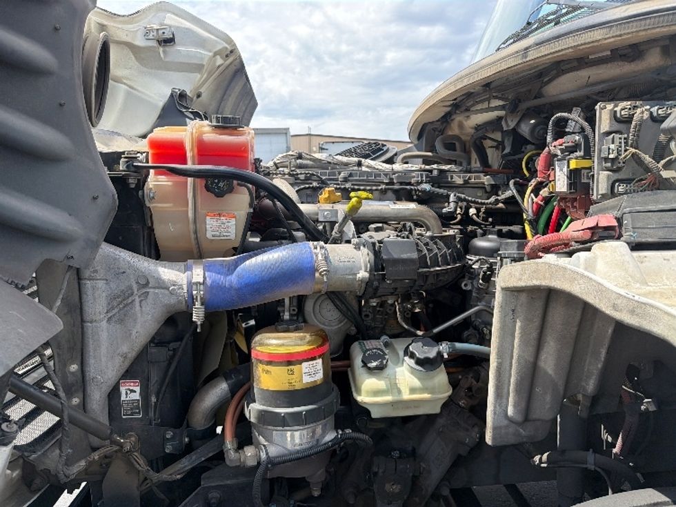 Medium Duty Box Truck-Light and Medium Duty Trucks-Freightliner-2020-M211264S-Fontana-CA-275,347\n\t\tmiles-$ 80,750 - Image 24