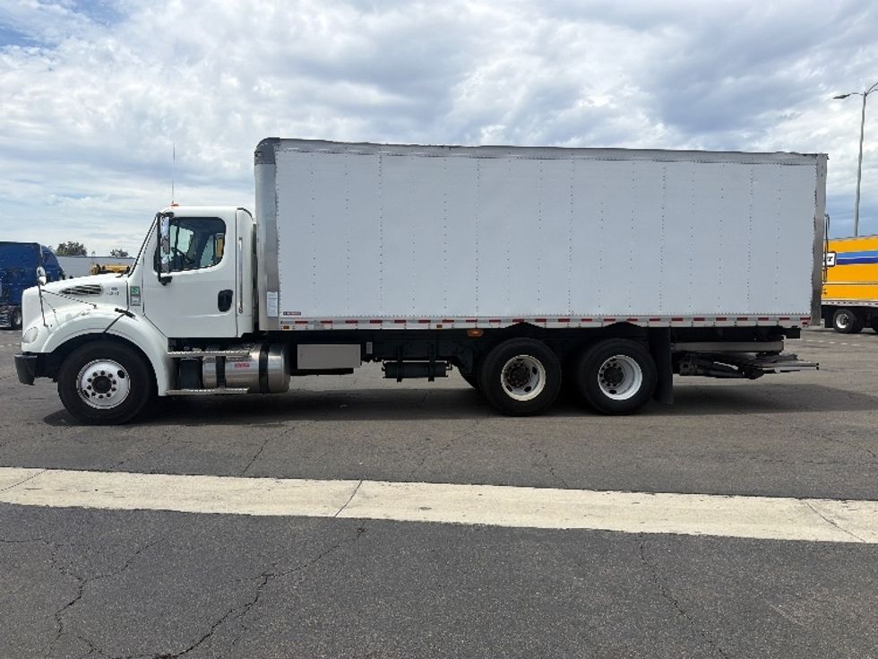 Medium Duty Box Truck-Light and Medium Duty Trucks-Freightliner-2020-M211264S-Fontana-CA-275,347\n\t\tmiles-$ 80,750 - Image 4