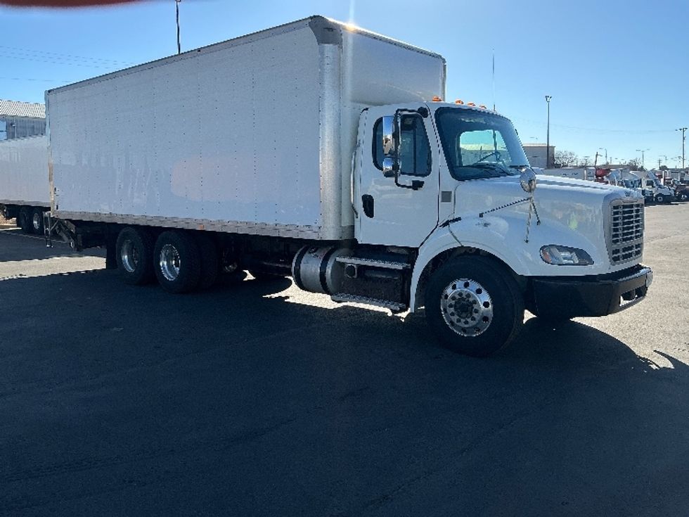 Medium Duty Box Truck-Light and Medium Duty Trucks-Freightliner-2020-M211264S-Greeley-CO-135,724\n\t\tmiles-$ 97,250 - Image 1