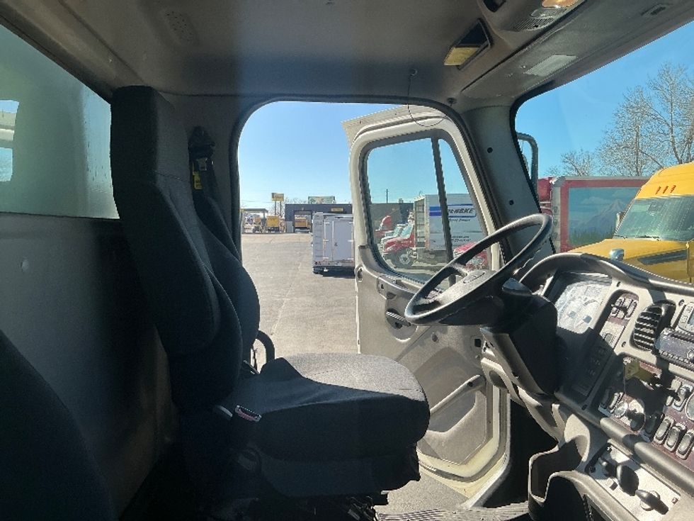 Medium Duty Box Truck-Light and Medium Duty Trucks-Freightliner-2020-M211264S-Greeley-CO-135,724\n\t\tmiles-$ 97,250 - Image 22
