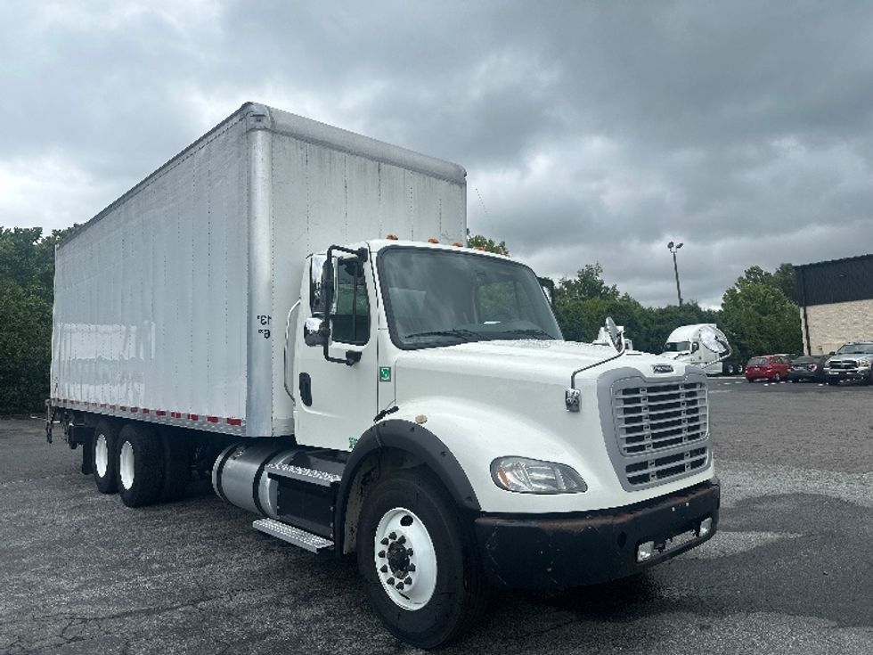 Medium Duty Box Truck-Light and Medium Duty Trucks-Freightliner-2020-M211264S-Greensboro-NC-193,028\n\t\tmiles-$ 90,000 - Image 1