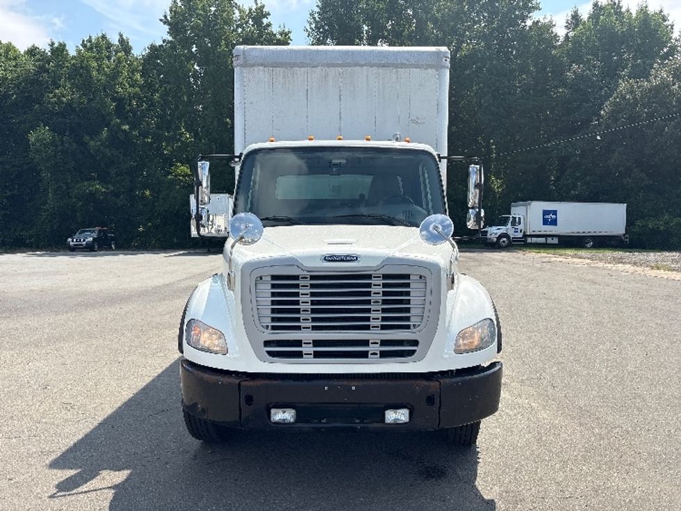 Medium Duty Box Truck-Light and Medium Duty Trucks-Freightliner-2020-M211264S-Greensboro-NC-193,028\n\t\tmiles-$ 90,000 - Image 2