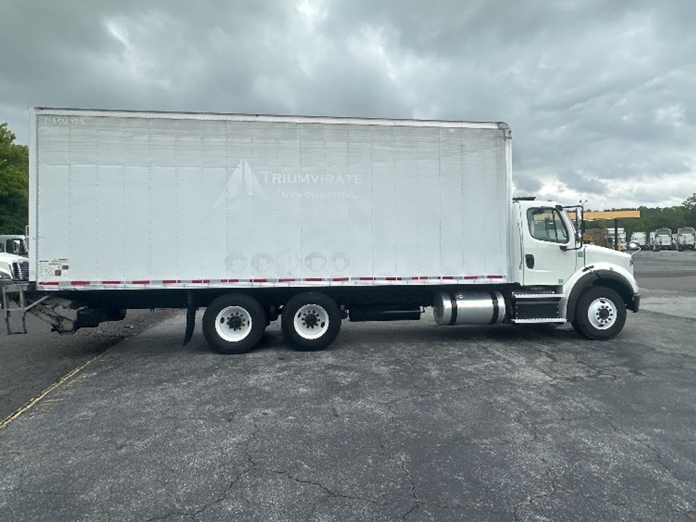 Medium Duty Box Truck-Light and Medium Duty Trucks-Freightliner-2020-M211264S-Greensboro-NC-193,028\n\t\tmiles-$ 90,000 - Image 15