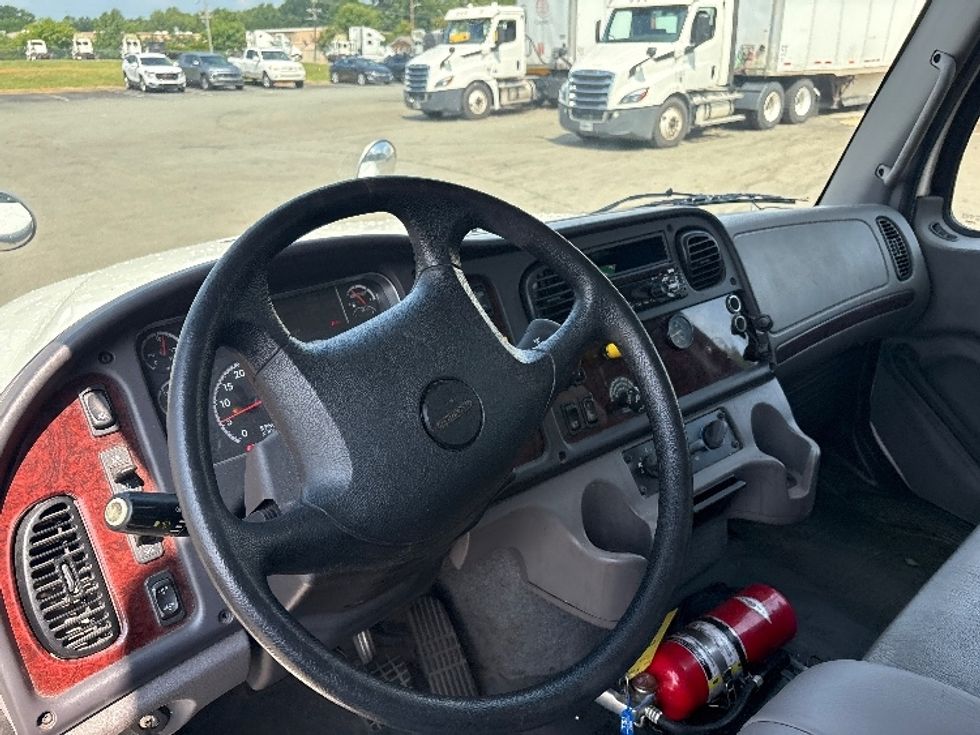 Medium Duty Box Truck-Light and Medium Duty Trucks-Freightliner-2020-M211264S-Greensboro-NC-193,028\n\t\tmiles-$ 90,000 - Image 17