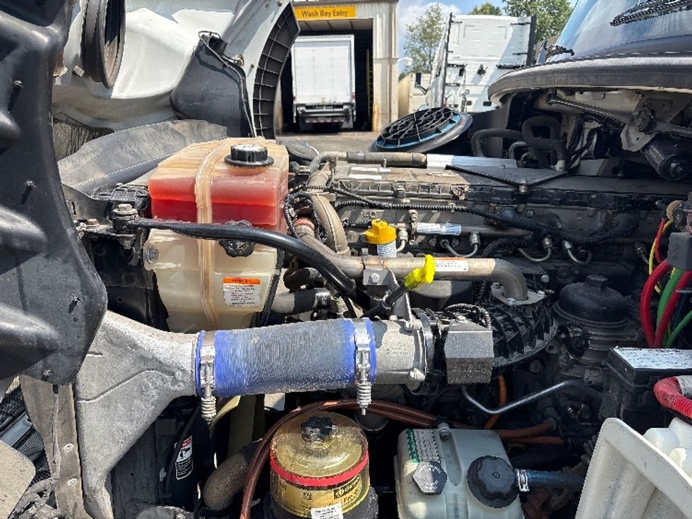 Medium Duty Box Truck-Light and Medium Duty Trucks-Freightliner-2020-M211264S-Greensboro-NC-193,028\n\t\tmiles-$ 90,000 - Image 24