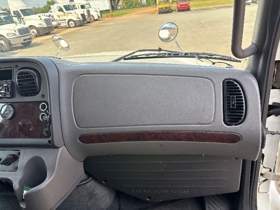 Medium Duty Box Truck-Light and Medium Duty Trucks-Freightliner-2020-M211264S-Greensboro-NC-193,028\n\t\tmiles-$ 90,000 - Image 21