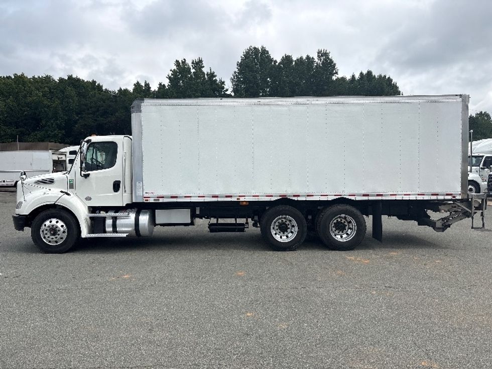 Medium Duty Box Truck-Light and Medium Duty Trucks-Freightliner-2020-M211264S-Greensboro-NC-255,999\n\t\tmiles-$ 82,500 - Image 4