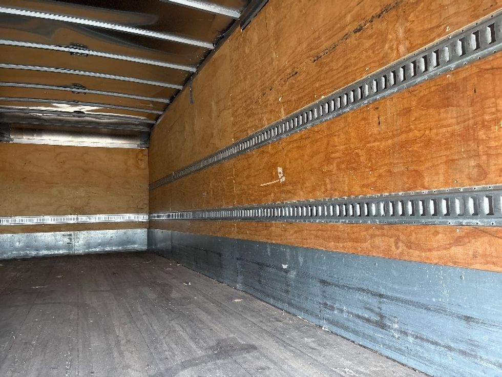 Medium Duty Box Truck-Light and Medium Duty Trucks-Freightliner-2020-M211264S-Greensboro-NC-255,999\n\t\tmiles-$ 82,500 - Image 12