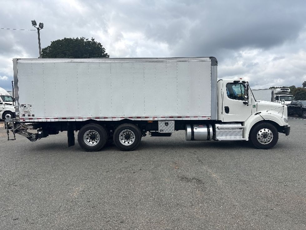 Medium Duty Box Truck-Light and Medium Duty Trucks-Freightliner-2020-M211264S-Greensboro-NC-255,999\n\t\tmiles-$ 82,500 - Image 15