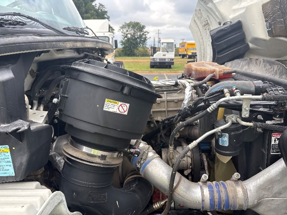 Medium Duty Box Truck-Light and Medium Duty Trucks-Freightliner-2020-M211264S-Greensboro-NC-255,999\n\t\tmiles-$ 82,500 - Image 23
