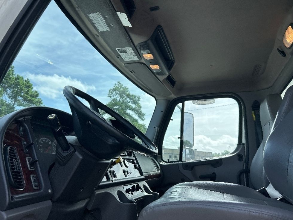 Medium Duty Box Truck-Light and Medium Duty Trucks-Freightliner-2020-M211264S-Homewood-AL-317,977\n\t\tmiles-$ 79,000 - Image 17