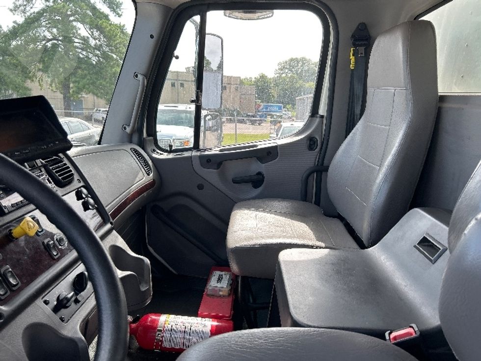 Medium Duty Box Truck-Light and Medium Duty Trucks-Freightliner-2020-M211264S-Homewood-AL-317,977\n\t\tmiles-$ 79,000 - Image 19
