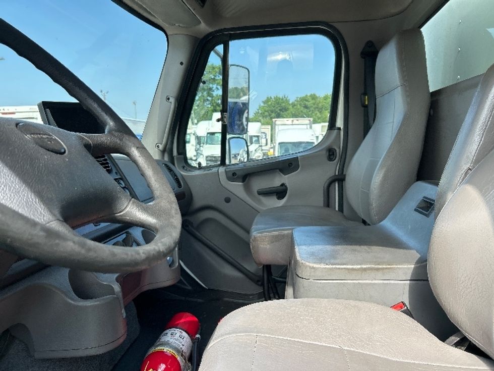 Medium Duty Box Truck-Light and Medium Duty Trucks-Freightliner-2020-M211264S-Homewood-AL-340,371\n\t\tmiles-$ 70,000 - Image 19