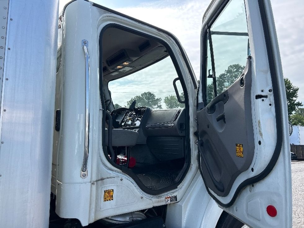 Medium Duty Box Truck-Light and Medium Duty Trucks-Freightliner-2020-M211264S-Homewood-AL-340,371\n\t\tmiles-$ 70,000 - Image 20