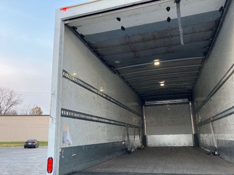 Medium Duty Box Truck-Light and Medium Duty Trucks-Freightliner-2020-M211264S-Hueytown-AL-321,441\n\t\tmiles-$ 90,750 - Image 11