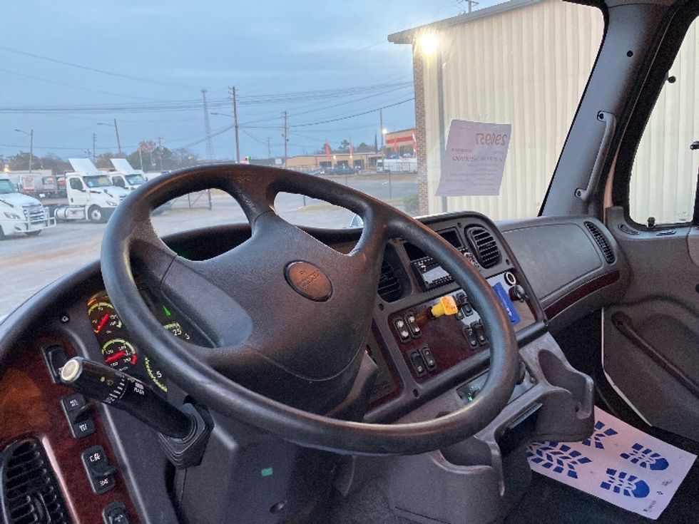 Medium Duty Box Truck-Light and Medium Duty Trucks-Freightliner-2020-M211264S-Hueytown-AL-321,441\n\t\tmiles-$ 90,750 - Image 16