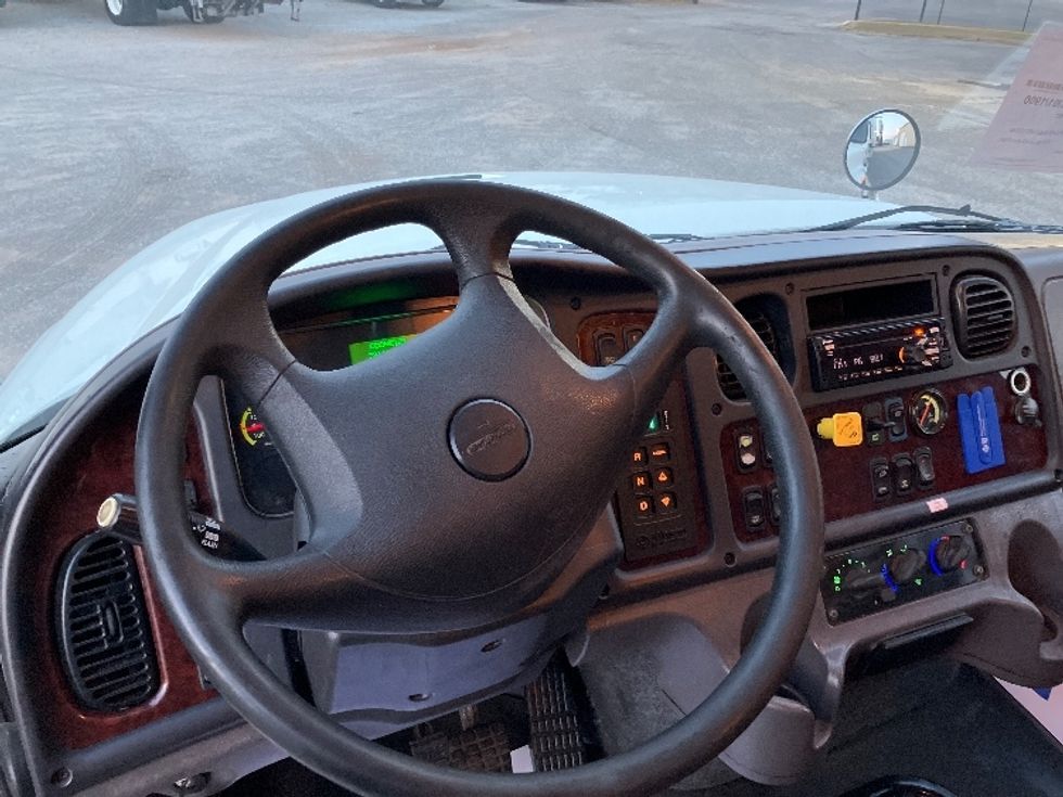 Medium Duty Box Truck-Light and Medium Duty Trucks-Freightliner-2020-M211264S-Hueytown-AL-321,441\n\t\tmiles-$ 90,750 - Image 17