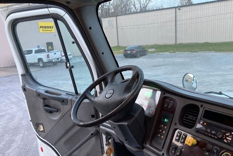 Medium Duty Box Truck-Light and Medium Duty Trucks-Freightliner-2020-M211264S-Hueytown-AL-321,441\n\t\tmiles-$ 90,750 - Image 21