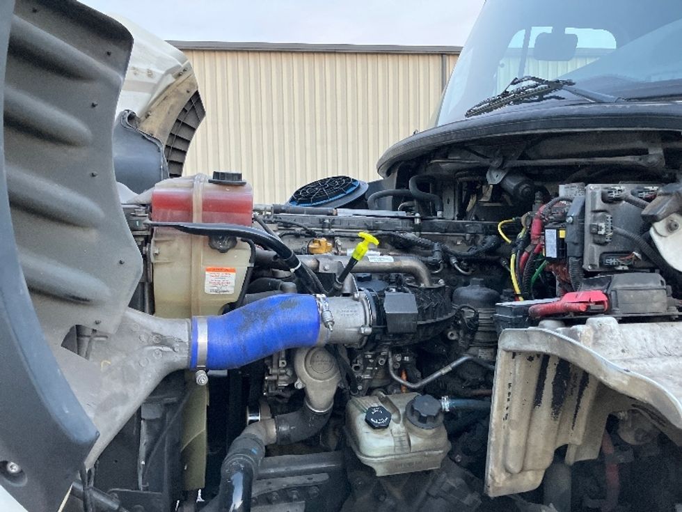 Medium Duty Box Truck-Light and Medium Duty Trucks-Freightliner-2020-M211264S-Hueytown-AL-321,441\n\t\tmiles-$ 90,750 - Image 23