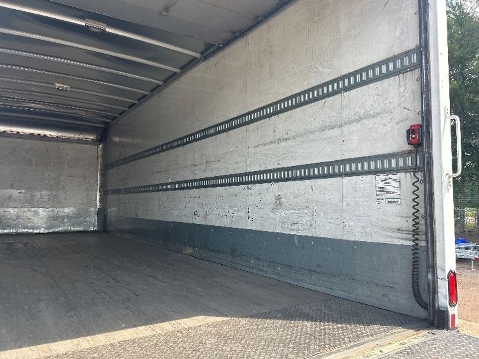 Medium Duty Box Truck-Light and Medium Duty Trucks-Freightliner-2020-M211264S-Jackson-MS-251,650\n\t\tmiles-$ 96,500 - Image 12