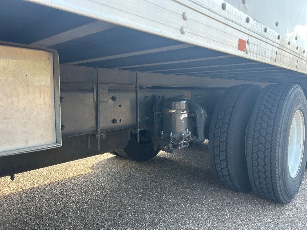 Medium Duty Box Truck-Light and Medium Duty Trucks-Freightliner-2020-M211264S-Jackson-MS-251,650\n\t\tmiles-$ 96,500 - Image 5