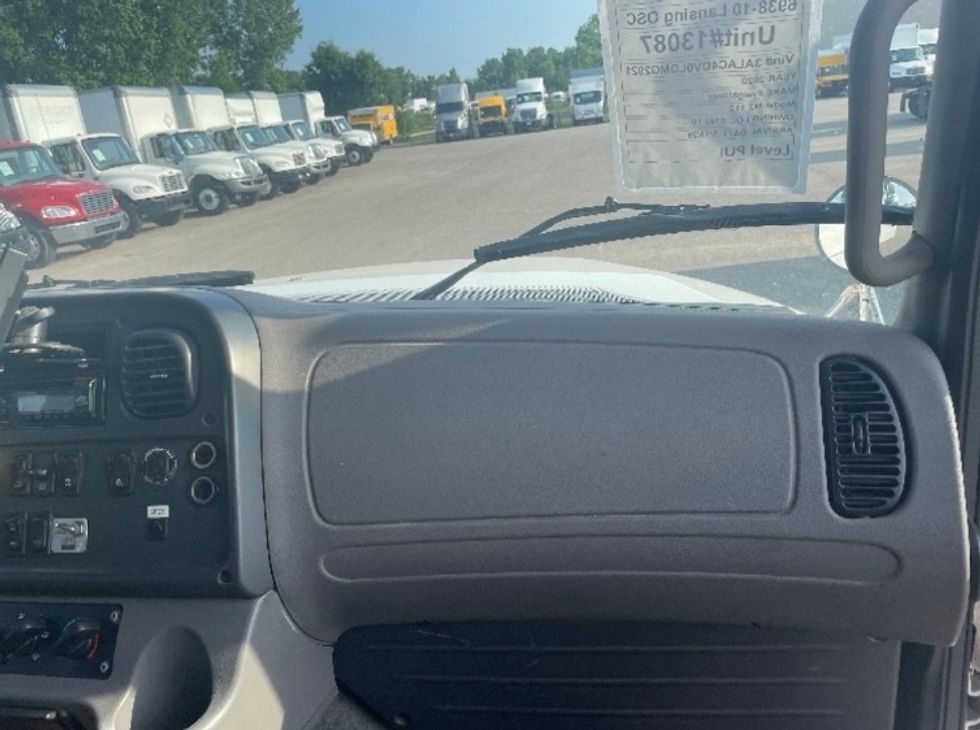 Medium Duty Box Truck-Light and Medium Duty Trucks-Freightliner-2020-M211264S-Lansing-MI-519,450\n\t\tmiles-$ 73,250 - Image 11