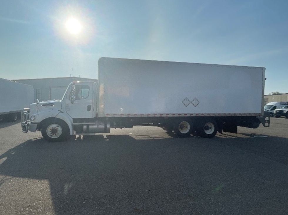 Medium Duty Box Truck-Light and Medium Duty Trucks-Freightliner-2020-M211264S-Lansing-MI-519,450\n\t\tmiles-$ 73,250 - Image 4