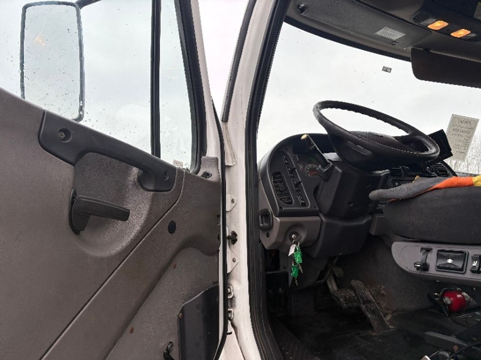 Medium Duty Box Truck-Light and Medium Duty Trucks-Freightliner-2020-M211264S-Lansing-MI-519,454\n\t\tmiles-$ 68,500 - Image 17