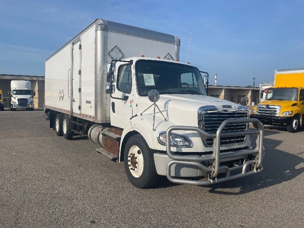 Medium Duty Box Truck-Light and Medium Duty Trucks-Freightliner-2020-M211264S-Lansing-MI-533,282\n\t\tmiles-$ 70,750 - Image 1