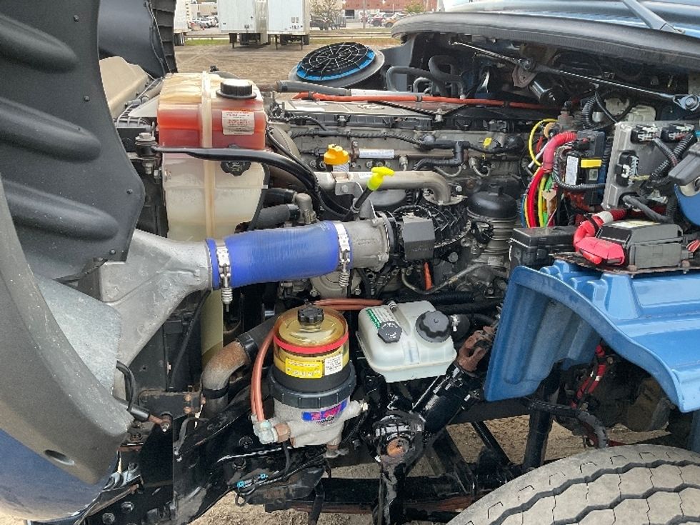 Medium Duty Box Truck-Light and Medium Duty Trucks-Freightliner-2020-M211264S-Londonderry-NH-164,461\n\t\tmiles-$ 95,000 - Image 24