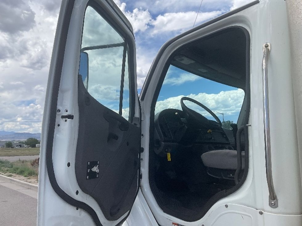Medium Duty Box Truck-Light and Medium Duty Trucks-Freightliner-2020-M211264S-Loveland-CO-292,446\n\t\tmiles-$ 76,000 - Image 16