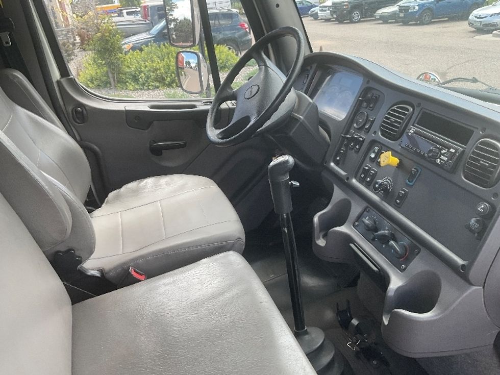 Medium Duty Box Truck-Light and Medium Duty Trucks-Freightliner-2020-M211264S-Loveland-CO-292,446\n\t\tmiles-$ 76,000 - Image 22