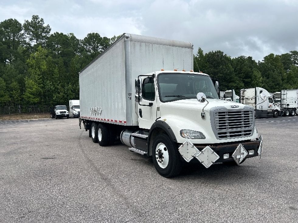 Medium Duty Box Truck-Light and Medium Duty Trucks-Freightliner-2020-M211264S-Mebane-NC-153,303\n\t\tmiles-$ 91,500 - Image 1