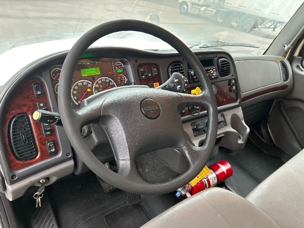 Medium Duty Box Truck-Light and Medium Duty Trucks-Freightliner-2020-M211264S-Mebane-NC-153,303\n\t\tmiles-$ 91,500 - Image 17