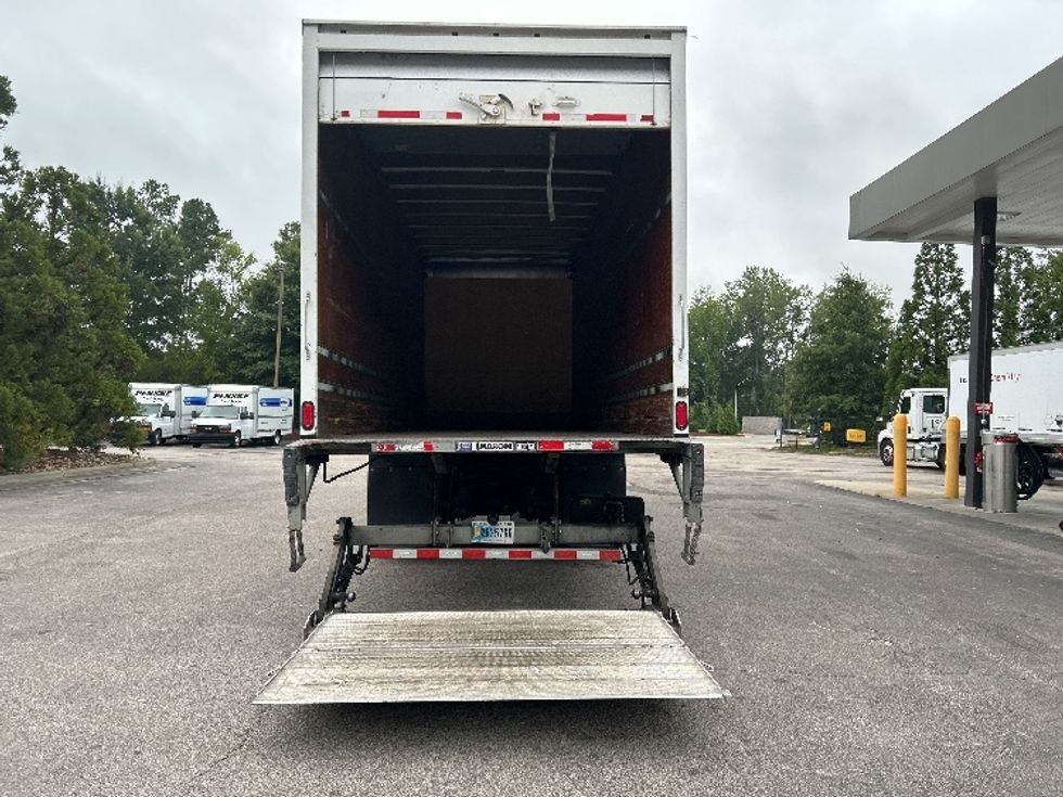 Medium Duty Box Truck-Light and Medium Duty Trucks-Freightliner-2020-M211264S-Mebane-NC-153,303\n\t\tmiles-$ 91,500 - Image 9