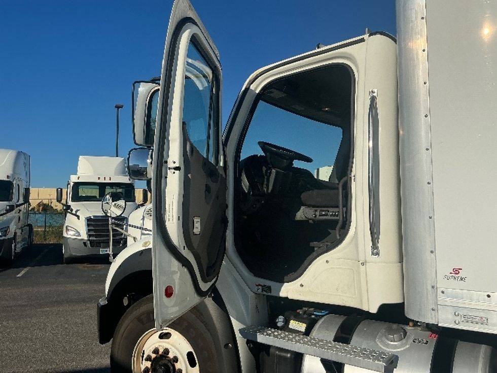 Medium Duty Box Truck-Light and Medium Duty Trucks-Freightliner-2020-M211264S-Mobile-AL-292,416\n\t\tmiles-$ 91,500 - Image 16